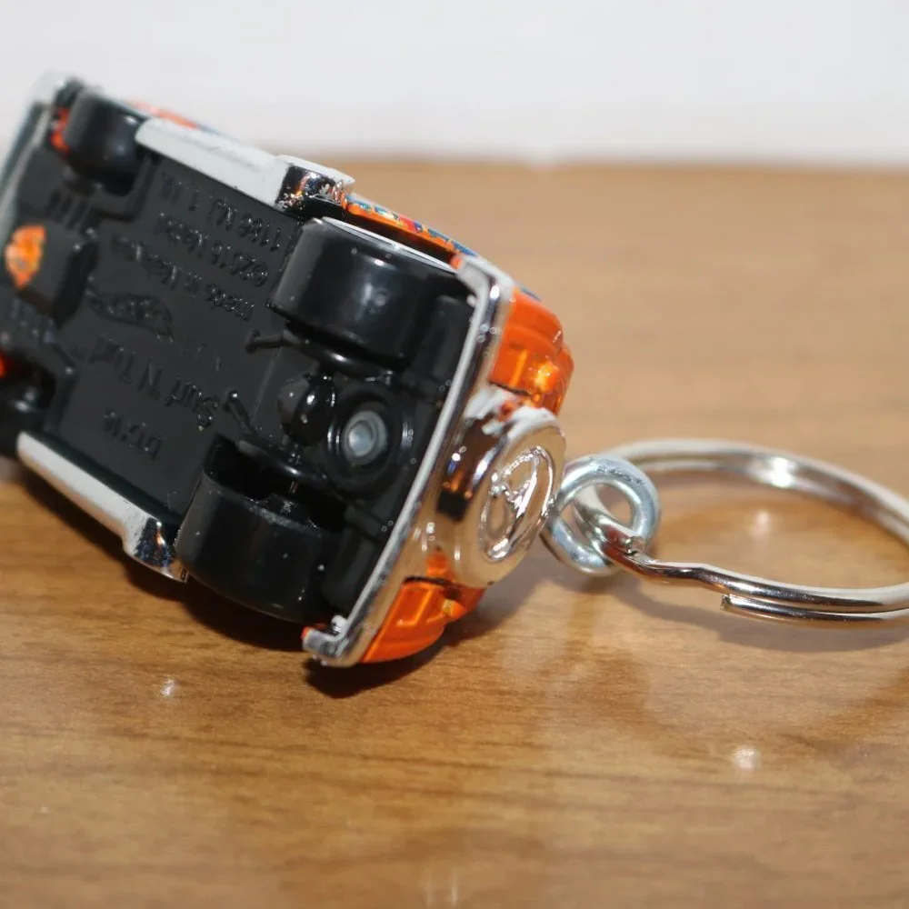 Hot Wheels surfer van CUSTOM keychain